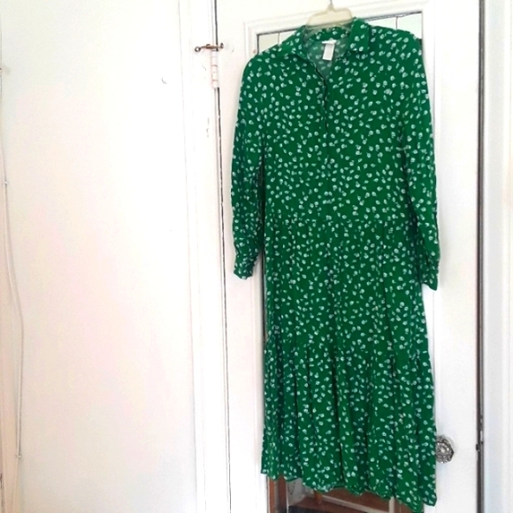 H&M Dresses & Skirts - Cottagecore H&M Midi Floral Dress, size xs